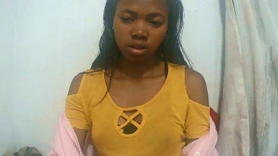 Sandratriniaina live cam on Cam4