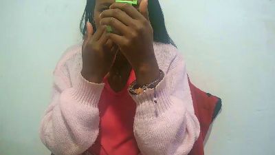 Sandratriniaina live cam on Cam4