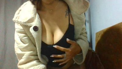 Sandrinah07 live cam on Cam4