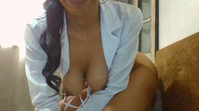 Sandrinah07 live cam on Cam4