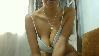 Sandrinah07 live cam on Cam4