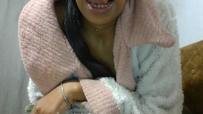 Sandrinah07 live cam on Cam4