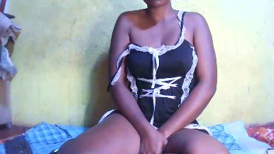 Sandrine05 live cam on Cam4