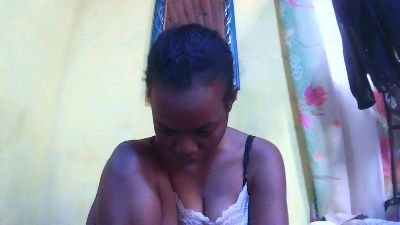 Sandrine05 live cam on Cam4