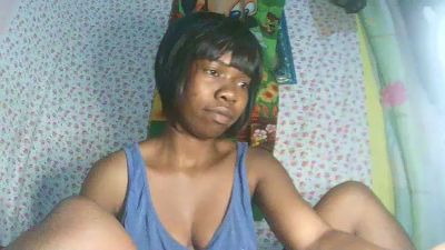Sandrine05 live cam on Cam4