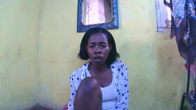 Sandrine05 live cam on Cam4