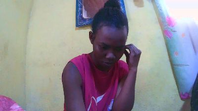 Sandrine05 live cam on Cam4