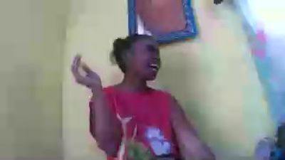 Sandrine05 live cam on Cam4