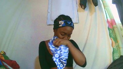 Sandrine05 live cam on Cam4