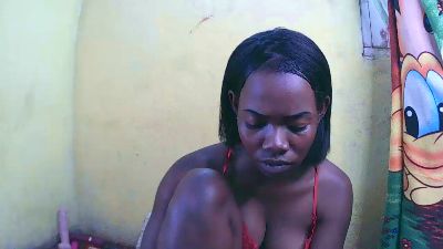 Sandrine05 live cam on Cam4