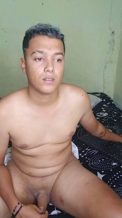 Santi_0423 live cam on Cam4
