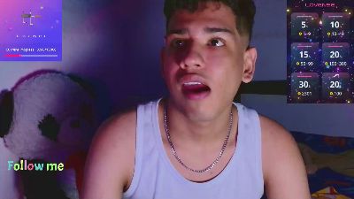 Santiago_foxx live cam on Cam4