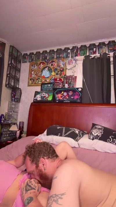 SaraLaw22 live cam on Cam4