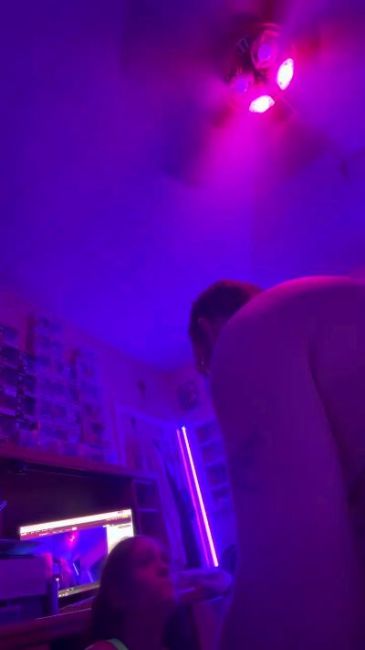 SaraLaw22 live cam on Cam4