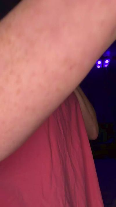 SaraLaw22 live cam on Cam4