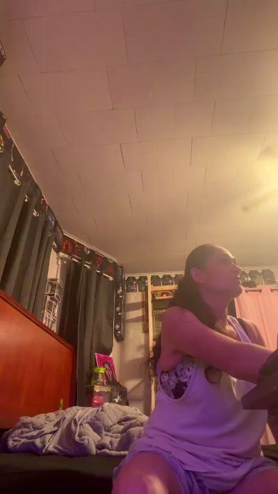 SaraLaw22 live cam on Cam4