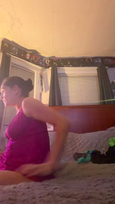 SaraLaw22 live cam on Cam4