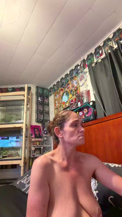 SaraLaw22 live cam on Cam4