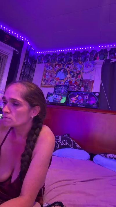 SaraLaw22 live cam on Cam4