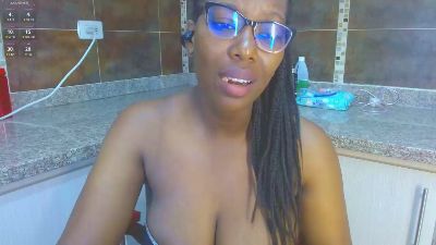 SaraMarks live cam on Cam4