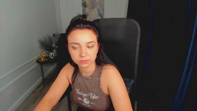 SaraQwerny live cam on Cam4