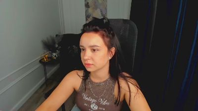 SaraQwerny live cam on Cam4