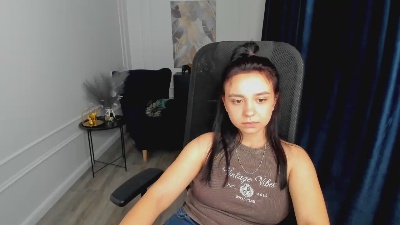 SaraQwerny live cam on Cam4