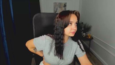 SaraQwerny live cam on Cam4