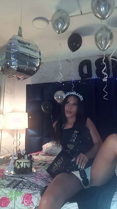 Sara_Myers live cam on Cam4