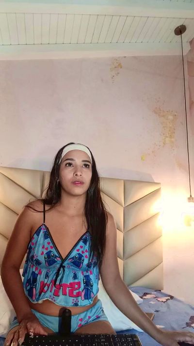 Sara_Myers live cam on Cam4