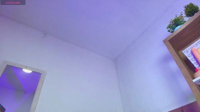 Saraa_More live cam on Cam4