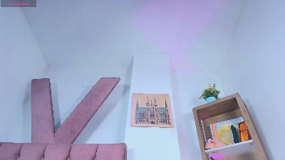 Saraa_More live cam on Cam4