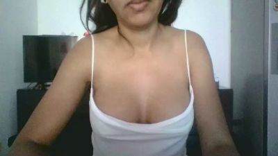 Saraaa96 live cam on Cam4