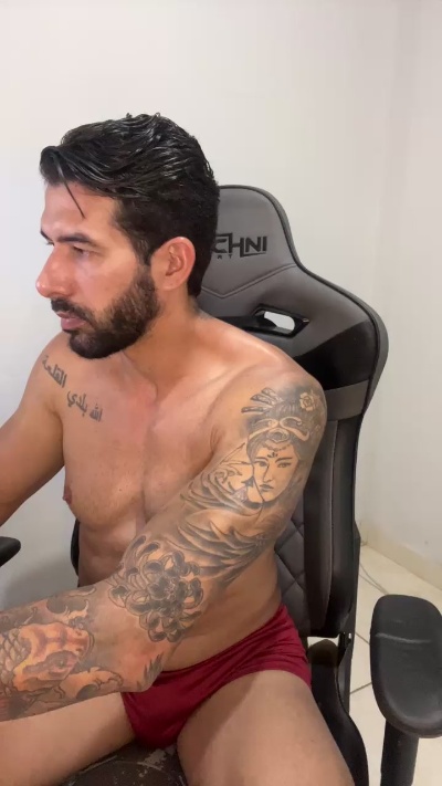 Saradoalto23 live cam on Cam4