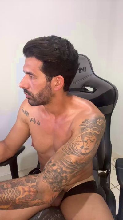 Saradoalto23 live cam on Cam4