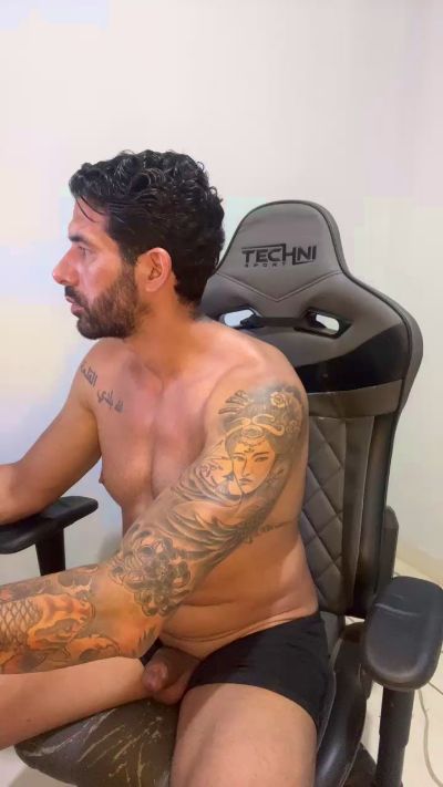 Saradoalto23 live cam on Cam4