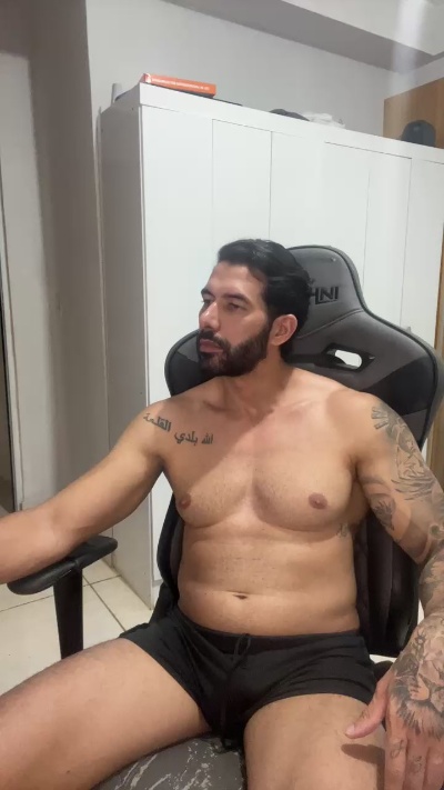 Saradoalto23 live cam on Cam4