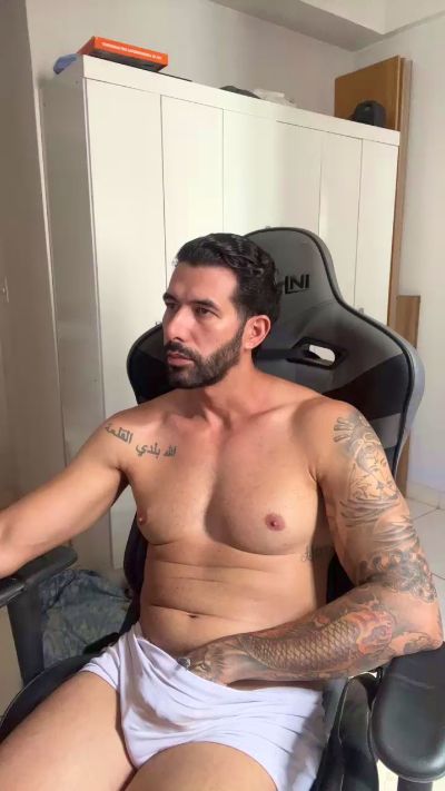 Saradoalto23 live cam on Cam4