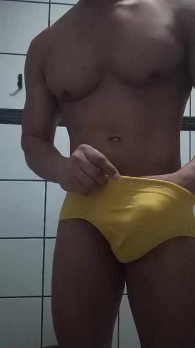 Saradoboytop live cam on Cam4