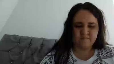 Sarafemmur live cam on Cam4