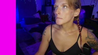 SarahDellison live cam on Cam4