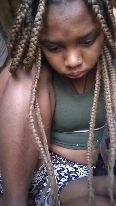 Sarahkwel live cam on Cam4