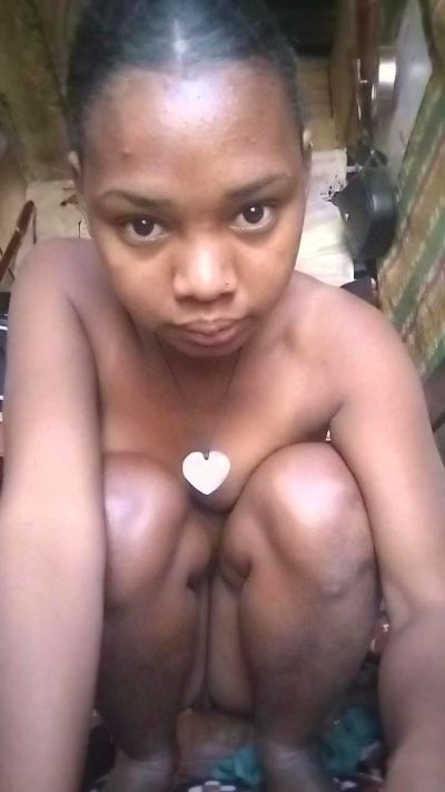 Sarahkwel live cam on Cam4