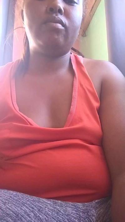 Sarahkwel live cam on Cam4