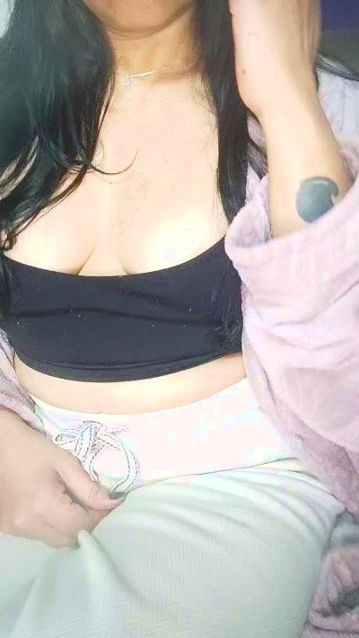 Sarahsua live cam on Cam4