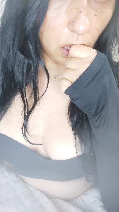 Sarahsua live cam on Cam4