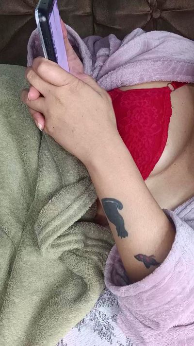 Sarahsua live cam on Cam4