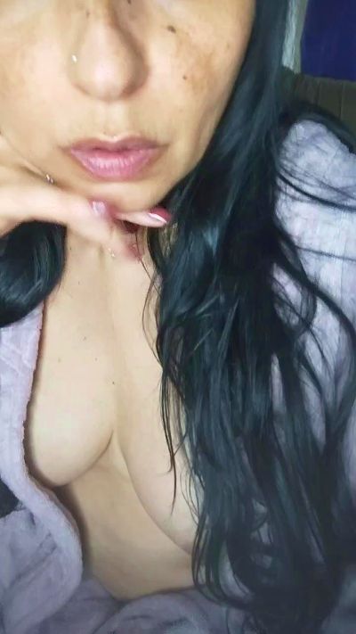 Sarahsua live cam on Cam4