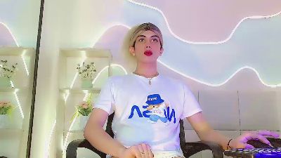 Saraypiink live cam on Cam4