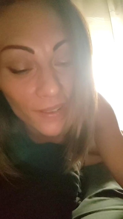 Saretta23 live cam on Cam4